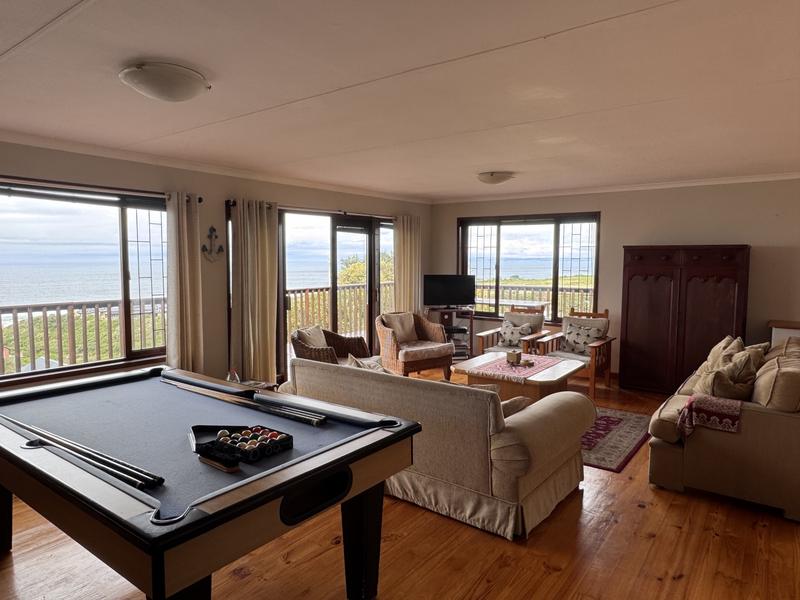 7 Bedroom Property for Sale in Outeniqua Strand Western Cape